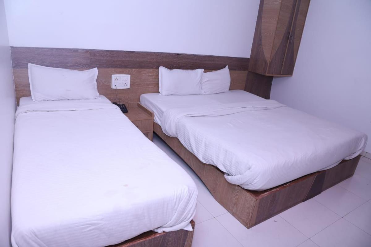 Hotel Kewal Inn Jalgaon Exterior photo